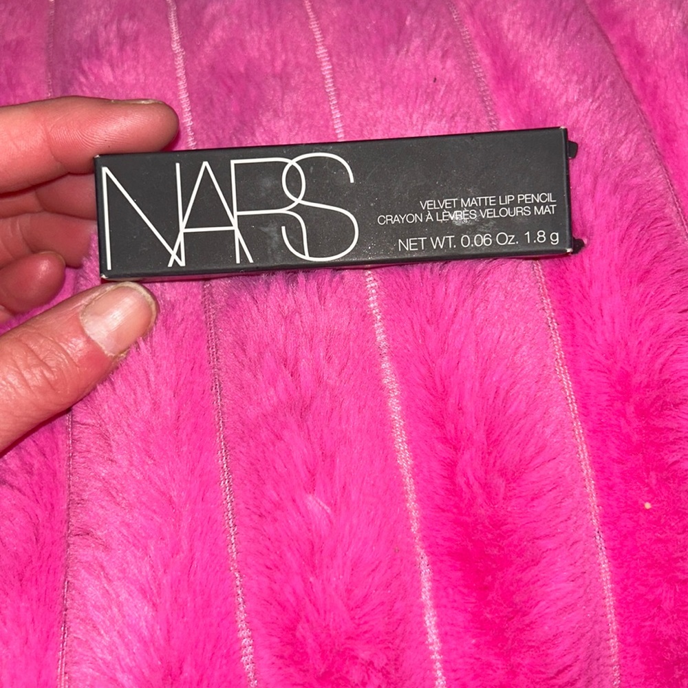 NARS VELVET MATTE LIP PENCIL/ NEW IN BOX/ DRAGON GIL 9260/ NWT/PERFECT CONDITION